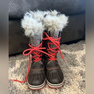Sorel boots never worn size 8